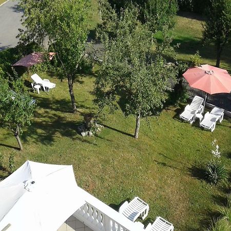 Guest House Surina App Surina'S Green Holiday Rupa Exteriér fotografie